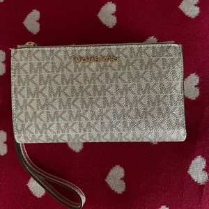 Michael Kors Adele logo smartphone wallet